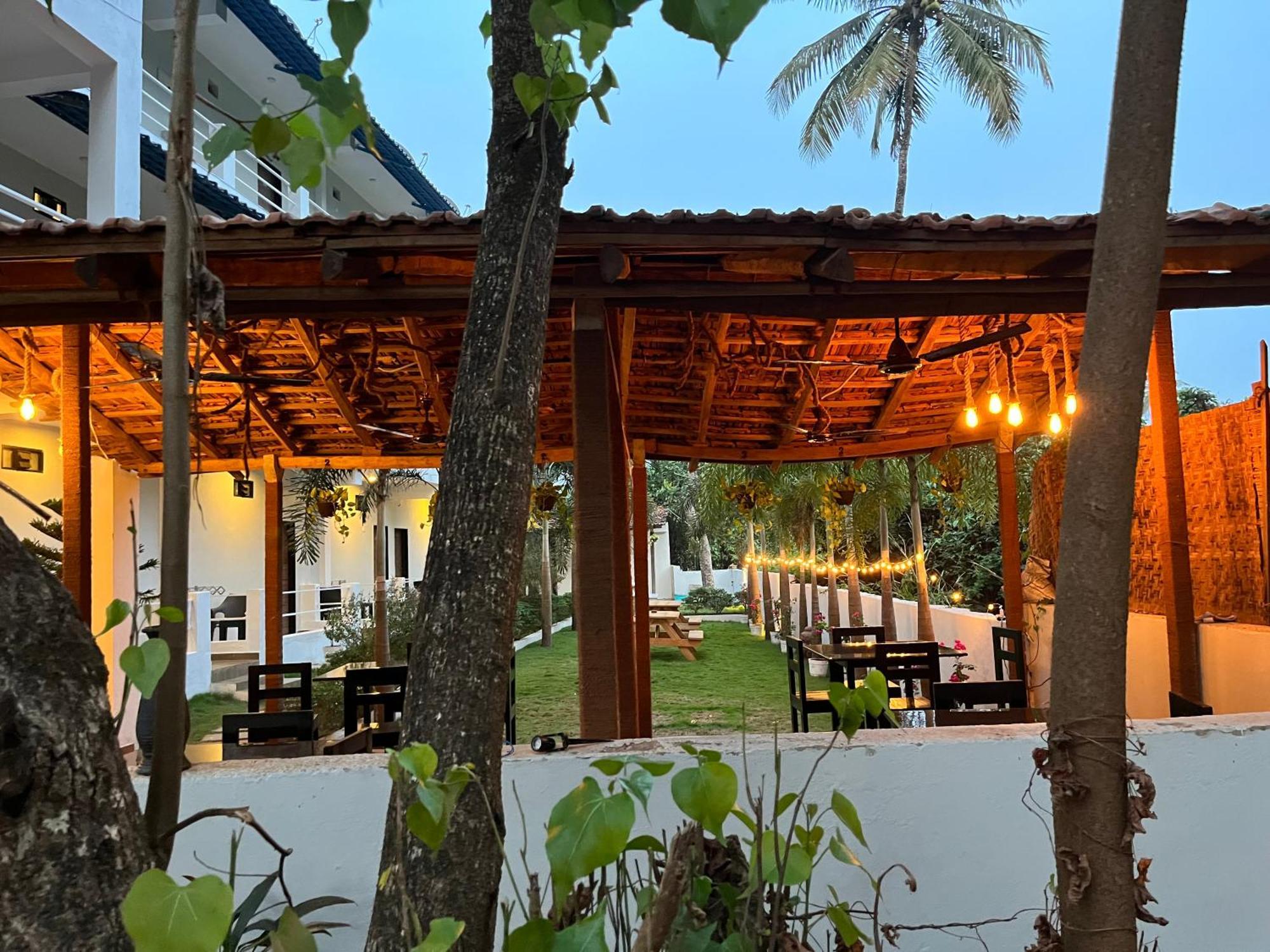 Fourteen Pods By The Sea Hotel Morjim Buitenkant foto